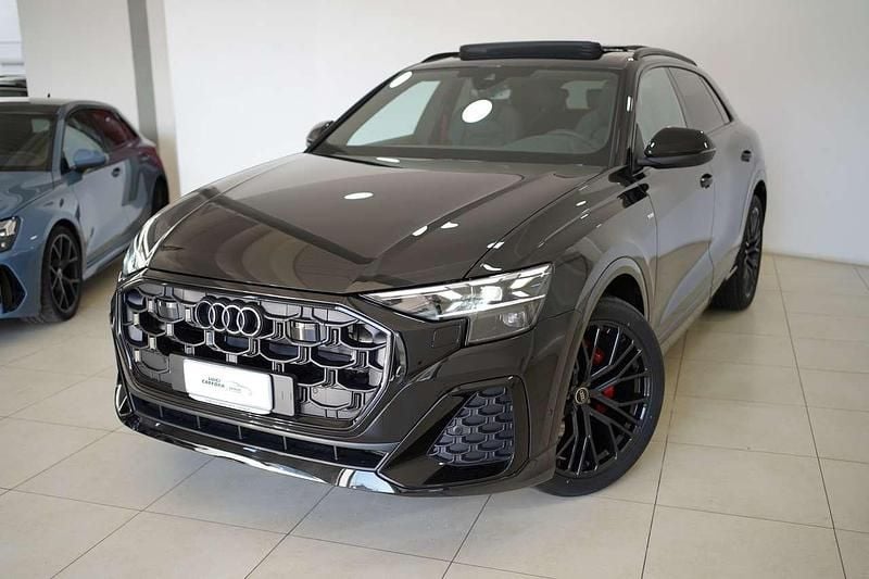 Nuova Audi Q8 S-Line 286 CV (210 kW) 2025 Black mythos SUV