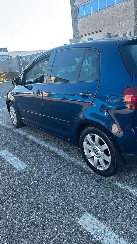 Usata VW Golf IV 140 CV (102 kW) 2005 Blu Berlina