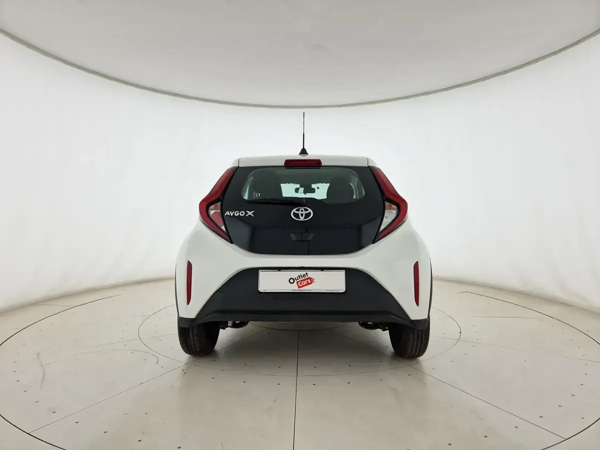 Usata Toyota Aygo X Active 72 CV (52 kW) 2022 Bianco SUV