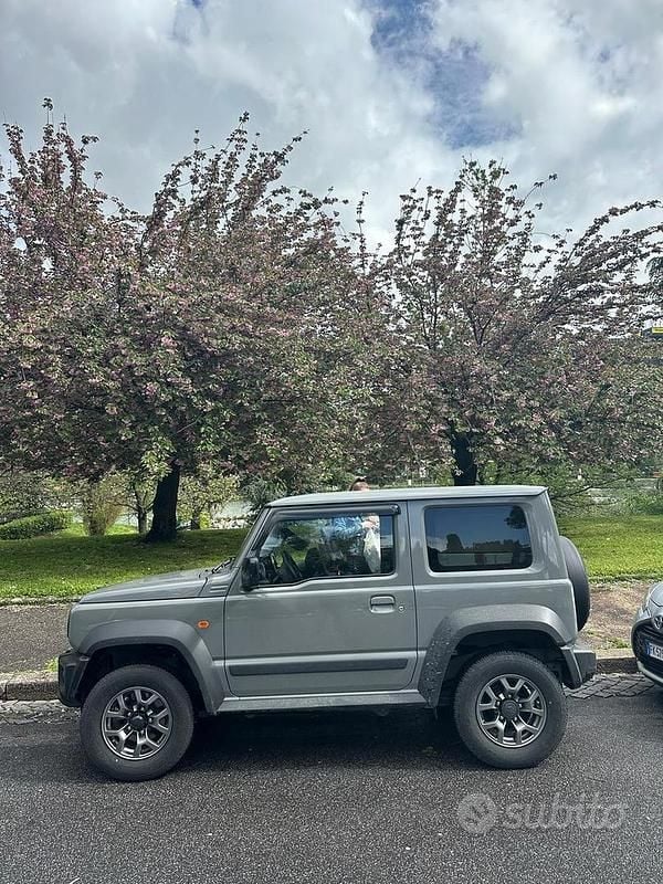 Usata Suzuki Jimny 2019 Grigio SUV