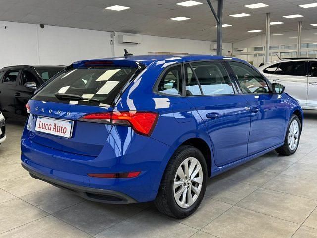 Usata Skoda Scala 95 CV (69 kW) 2023 Blu Utilitaria