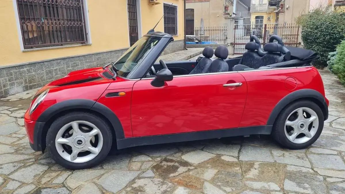Usata Mini One Cabriolet 90 CV (66 kW) 2006 Rosso Cabrio