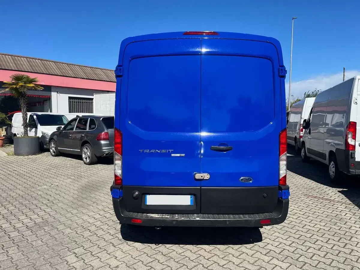 Usata Ford Transit 131 CV (96 kW) 2022 Blu/azzurro Furgone