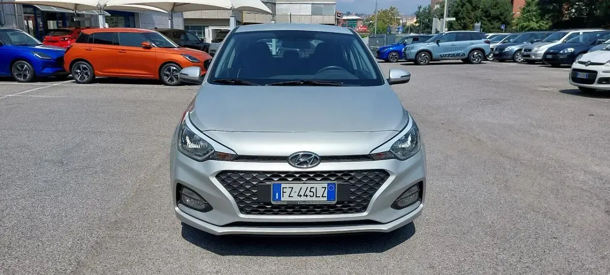 Usata Hyundai i20 75 CV (55 kW) 2020 Argento Utilitaria