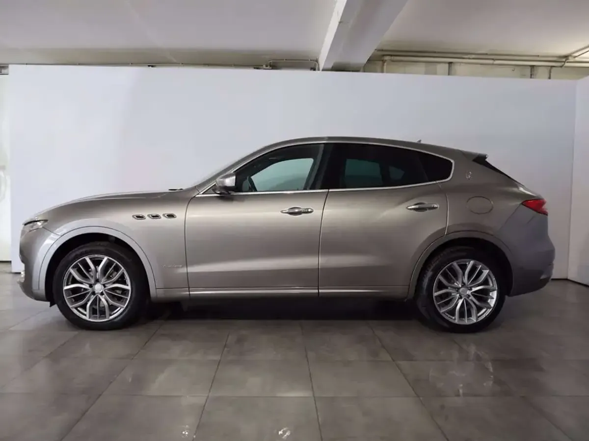 Usata Maserati Levante 250 CV (183 kW) 2018 Grigio SUV