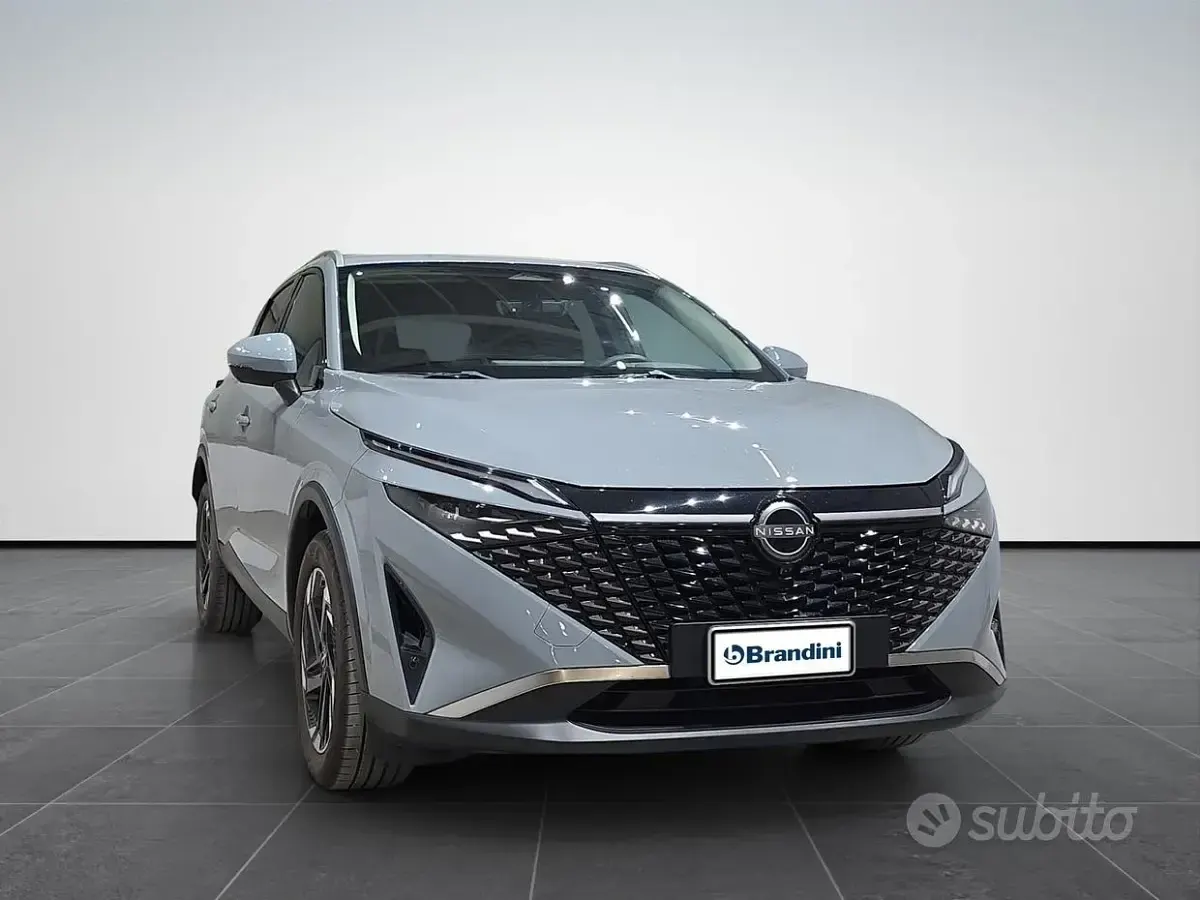 Usata Nissan Qashqai N-Connecta 140 CV (102 kW) 2024 Grigio SUV