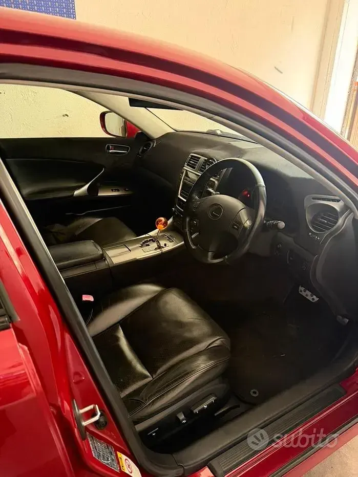 Usata Lexus IS250 208 CV (152 kW) 2009 Rosso Coupé