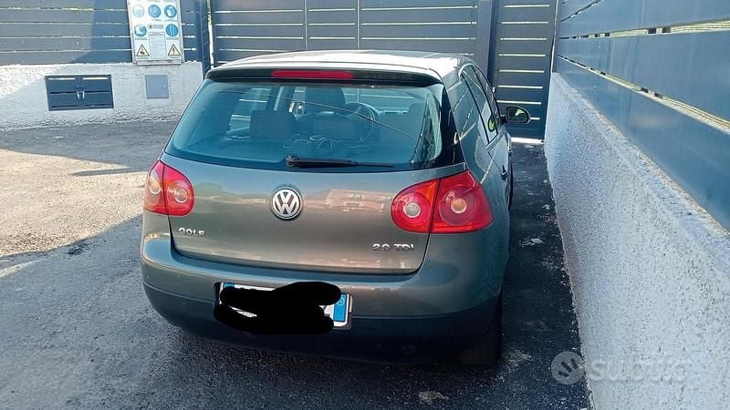 Usata VW Golf IV 140 CV (102 kW) 2004 Grigio Berlina