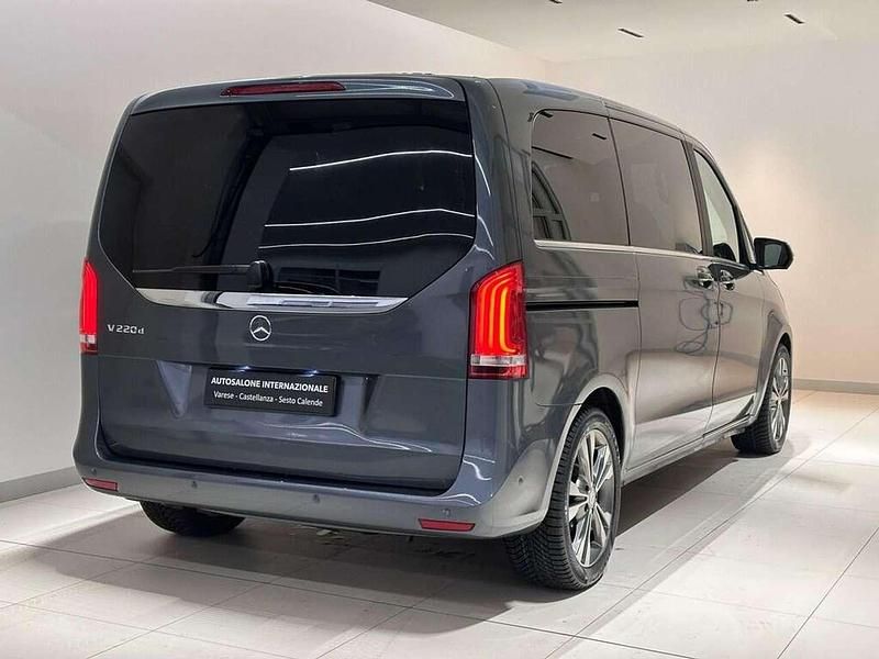 Usata Mercedes V220 163 CV (119 kW) 2016 Grigio scuro Monovolume