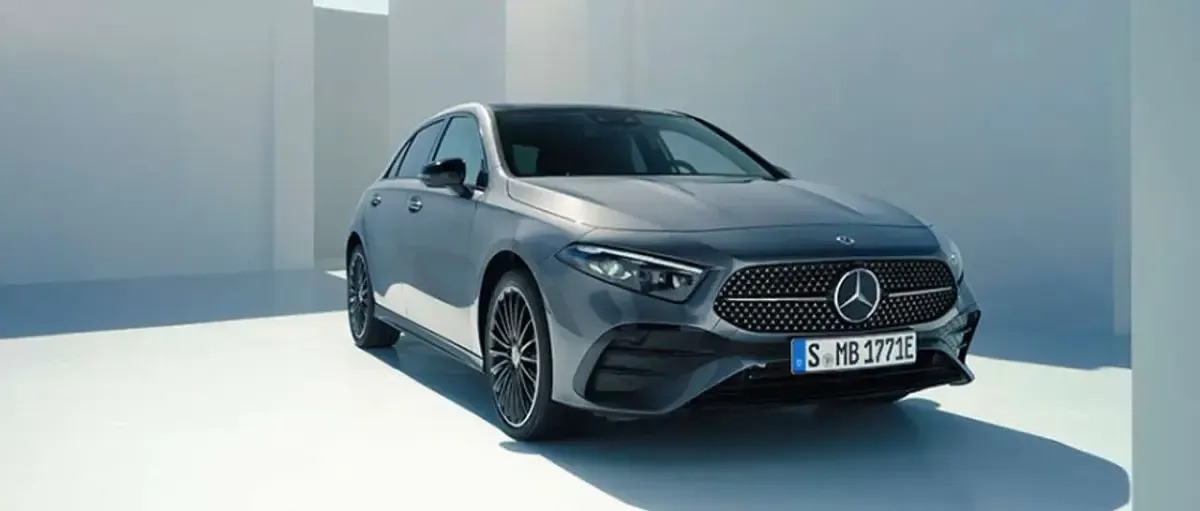 Usata Mercedes A180 AMG Line Premium 116 CV (85 kW) 2023 Argento Berlina