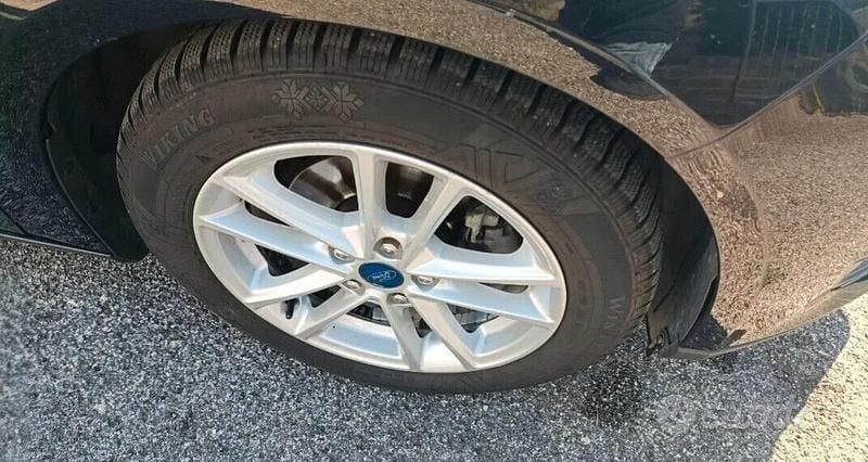 Usata Ford Focus 95 CV (69 kW) 2016 Nero Station wagon