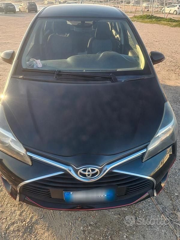 Nero Usata 2018 Toyota Yaris Tre volumi | 8000 € (Super prezzo) - Immagine 1/4