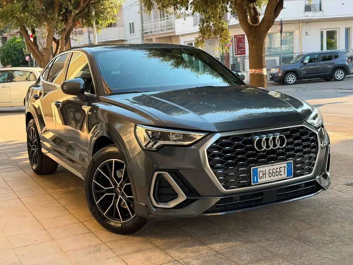 Usata Audi Q3 Sportback S-Line 150 CV (110 kW) 2020 Grigio SUV