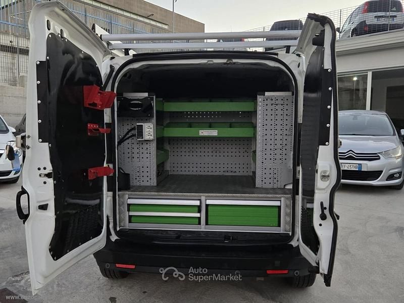 Usata Fiat Doblò 105 CV (77 kW) 2020 Bianco Monovolume