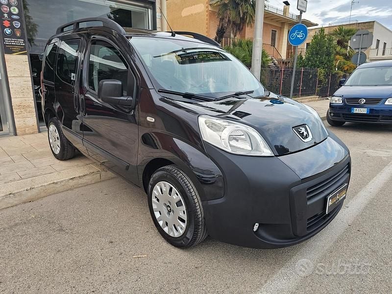 Usata Peugeot TePee Premium 70 CV (51 kW) 2009 Grigio Monovolume