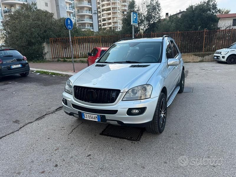 Usata Mercedes ML320 2007 Grigio SUV