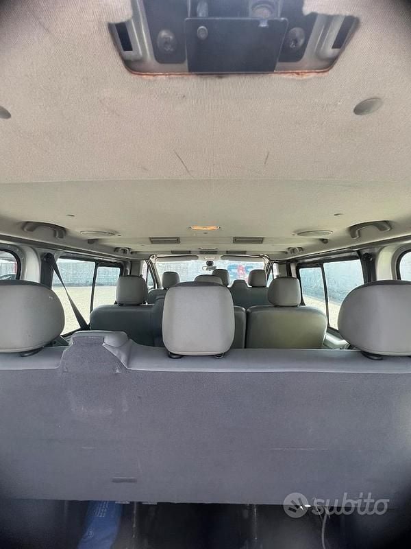 Usata Opel Vivaro 114 CV (83 kW) 2010 Grigio Monovolume