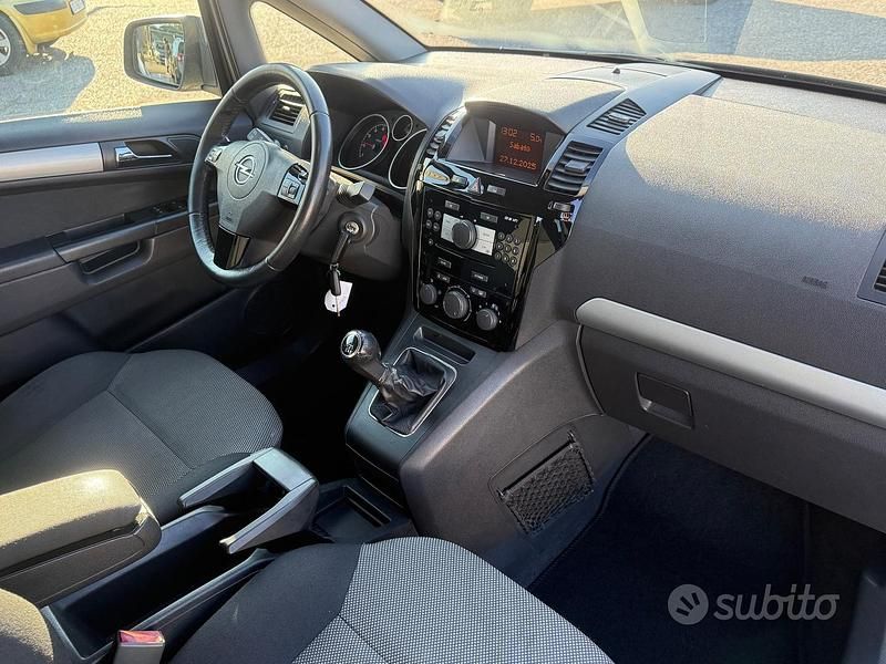 Usata Opel Zafira 150 CV (110 kW) 2014 Grigio Monovolume
