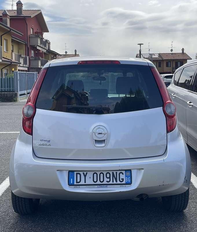 Usata Opel Agila Enjoy 86 CV (63 kW) 2009 Argento Utilitaria