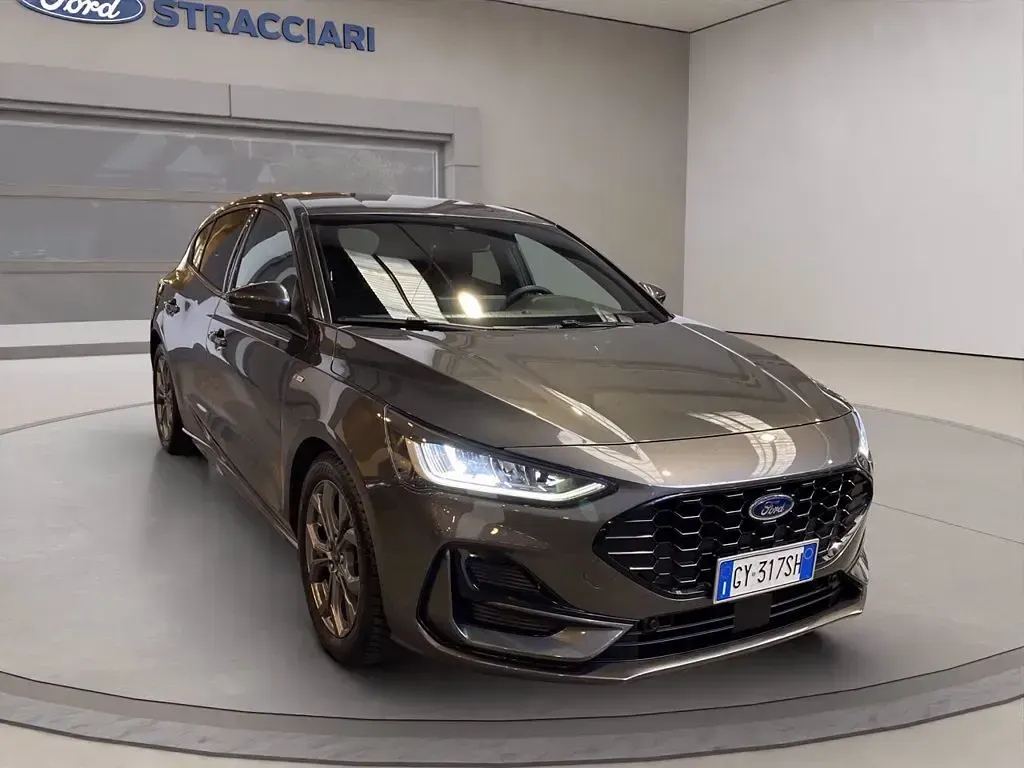 Usata Ford Focus ST-Line 125 CV (91 kW) 2025 Grigio metallizzato Berlina