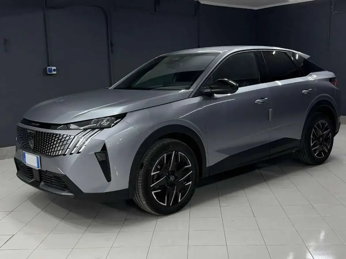 Nuova Peugeot 3008 Allure 136 CV (100 kW) 2025 Grigio artense SUV