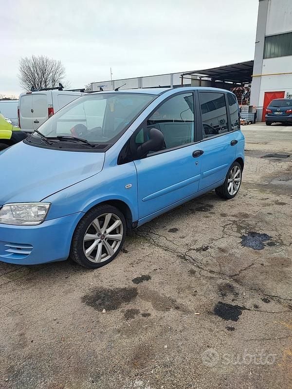 Usata Fiat Multipla 120 CV (88 kW) 2006 Blu Monovolume