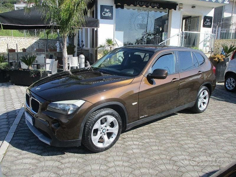Usata BMW X1 142 CV (104 kW) 2010 Oro SUV