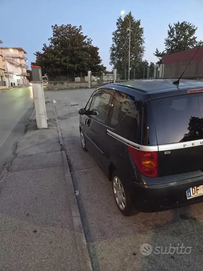 Usata Peugeot 1007 68 CV (50 kW) 2007 Nero Monovolume
