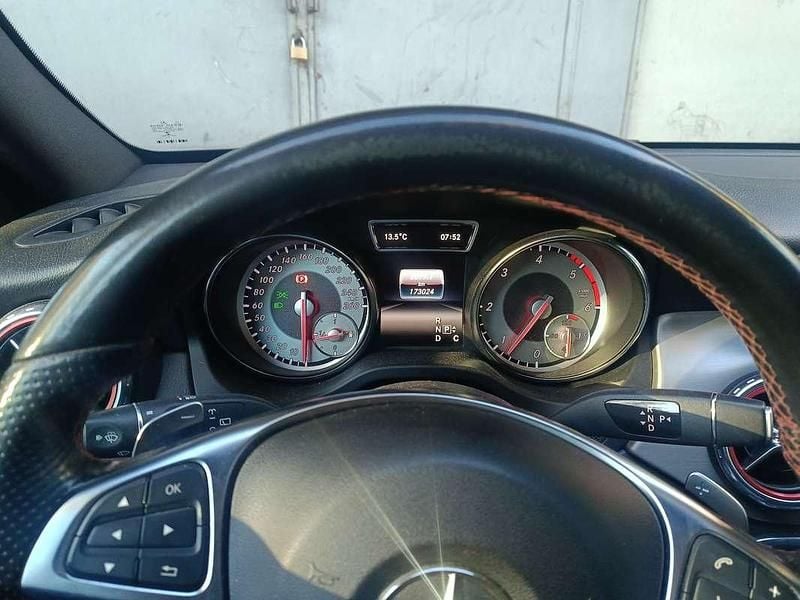 Usata Mercedes GLA200 Premium 136 CV (100 kW) 2015 Nero SUV