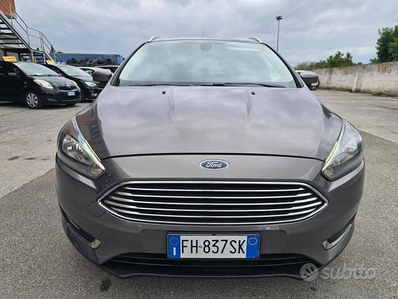 Usata Ford Focus Titanium 95 CV (69 kW) 2017 Grigio Station wagon