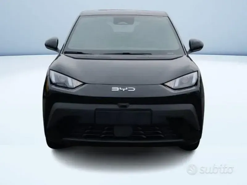 Nuova BYD Dolphin Surf Active 2026 Nero Utilitaria