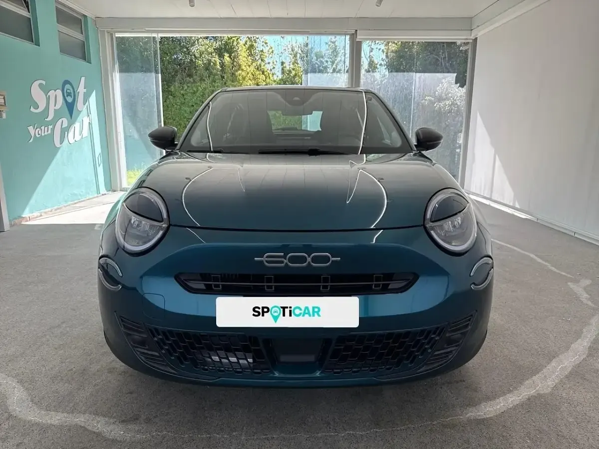 Nouvelle Fiat 600 110 ch (80 kW) 2025 Vert SUV