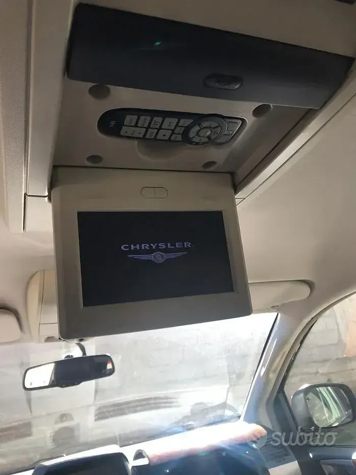 Usata Chrysler Grand Voyager 163 CV (119 kW) 2008 Nero Monovolume