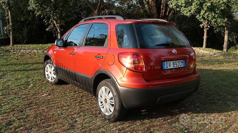 Usata Fiat Sedici 2009 Rosso SUV