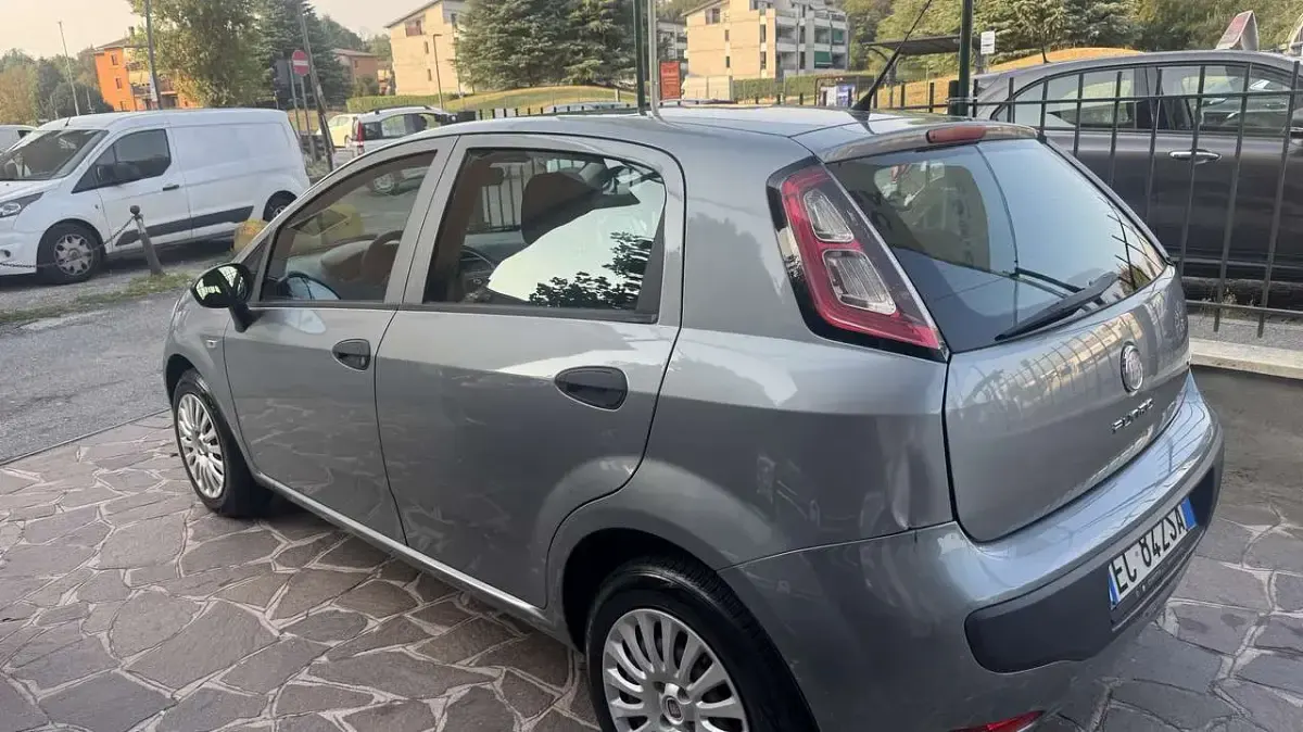 Usata Fiat Punto Evo Dynamic 77 CV (56 kW) 2010 Grigio Utilitaria