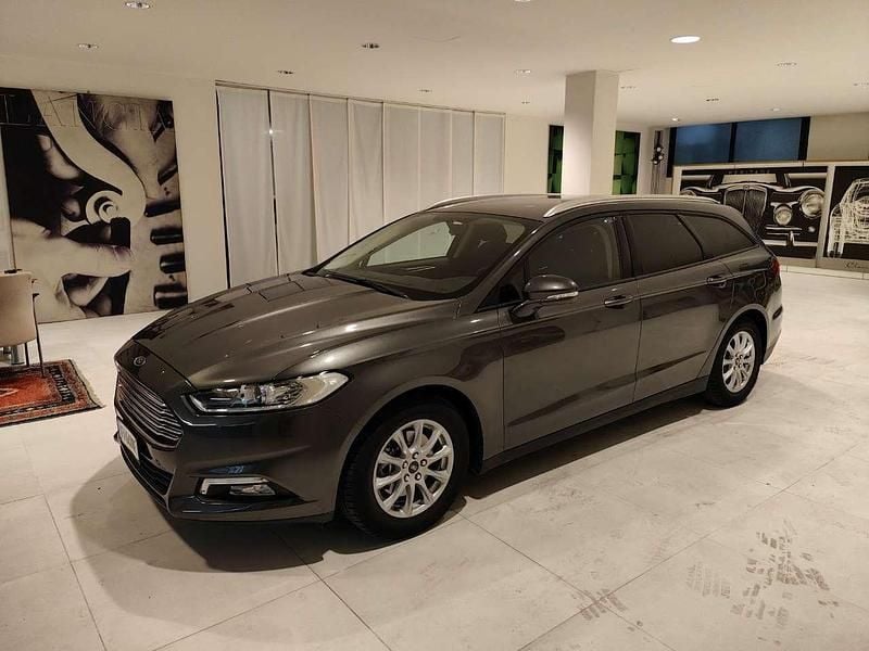 Grigio Usata 2019 Ford Mondeo Station wagon | 17.800 € (Buon prezzo) - Immagine 1/4