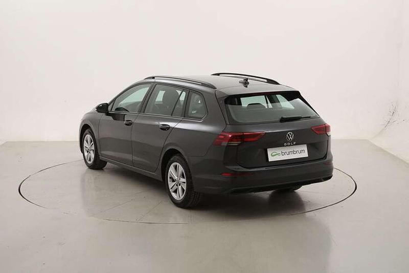 Usata VW Golf VIII Life 116 CV (85 kW) 2023 Grigio Station wagon