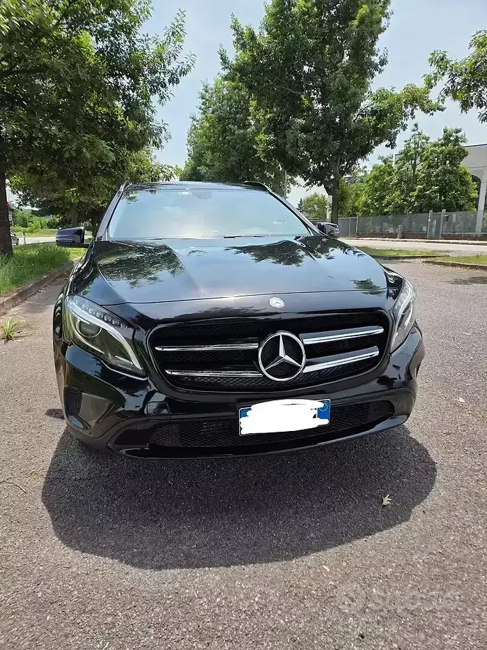 Usata Mercedes GLA220 170 CV (125 kW) 2015 Nero SUV
