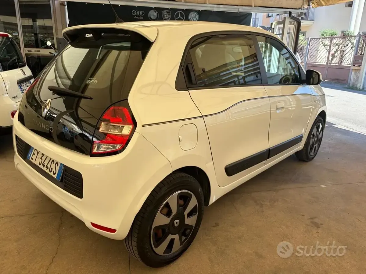 Usata Renault Twingo SE 69 CV (50 kW) 2015 Bianco Utilitaria