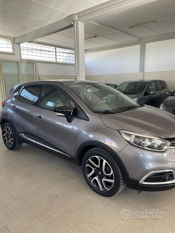 Usata Renault Captur 90 CV (66 kW) 2015 Blu SUV
