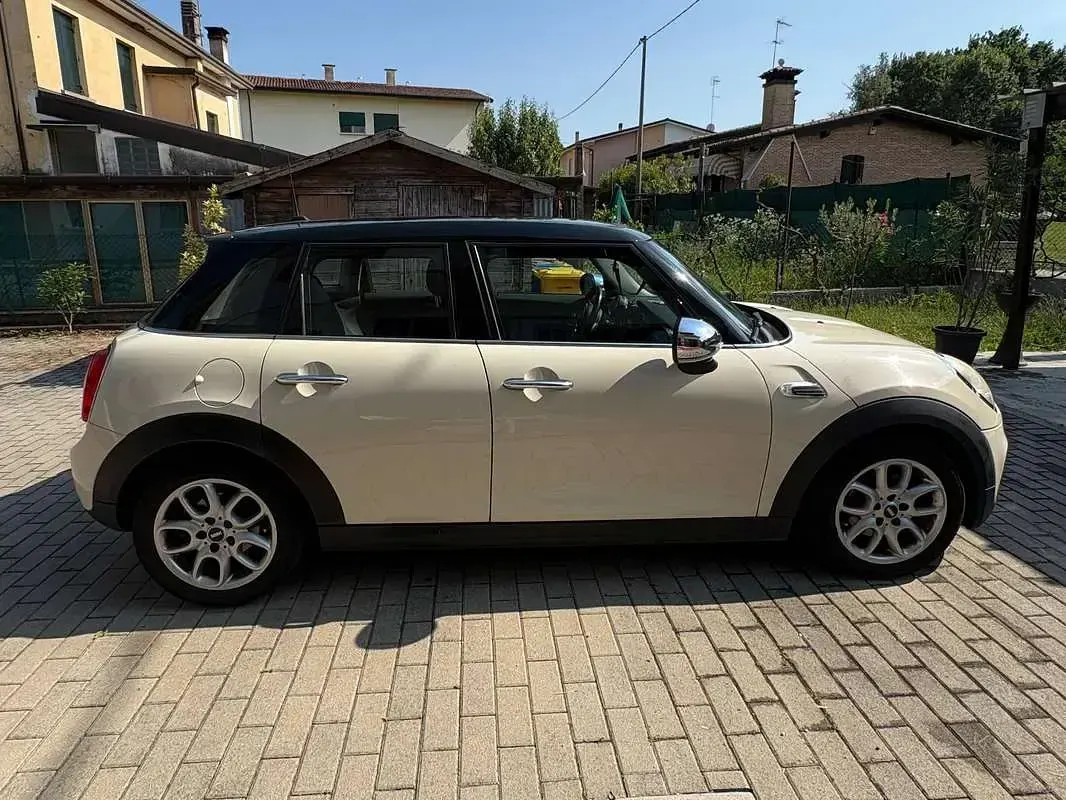 Usata Mini Cooper D 116 CV (85 kW) 2015 Bianco Utilitaria