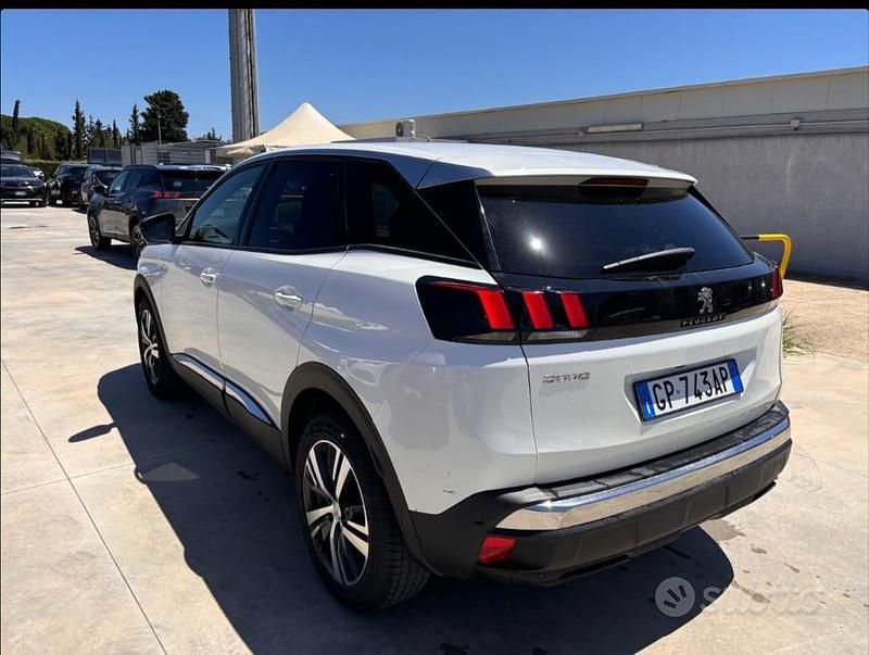 Usata Peugeot 3008 131 CV (96 kW) 2023 Bianco SUV