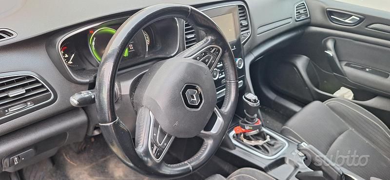 Usata Renault Mégane GrandTour 130 CV (95 kW) 2018 Grigio Station wagon