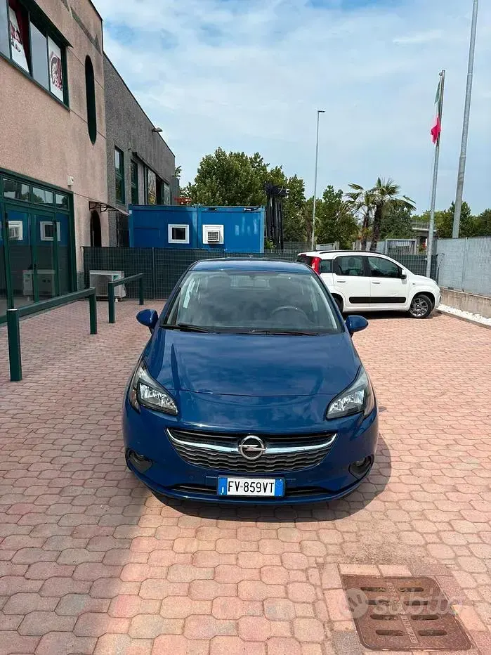 Usata Opel Corsa 75 CV (55 kW) 2019 Bluazzurro Utilitaria