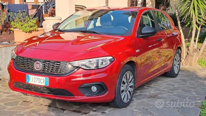 Usata Fiat Tipo Easy 95 CV (69 kW) 2016 Rosso Berlina