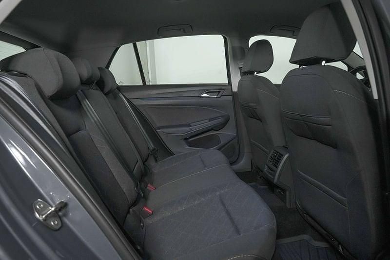 Usata VW Golf VIII Life 110 CV (80 kW) 2023 Grigio Utilitaria