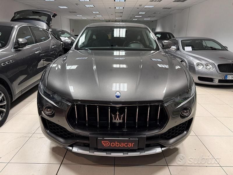 Usata Maserati Levante 275 CV (202 kW) 2016 Grigio SUV