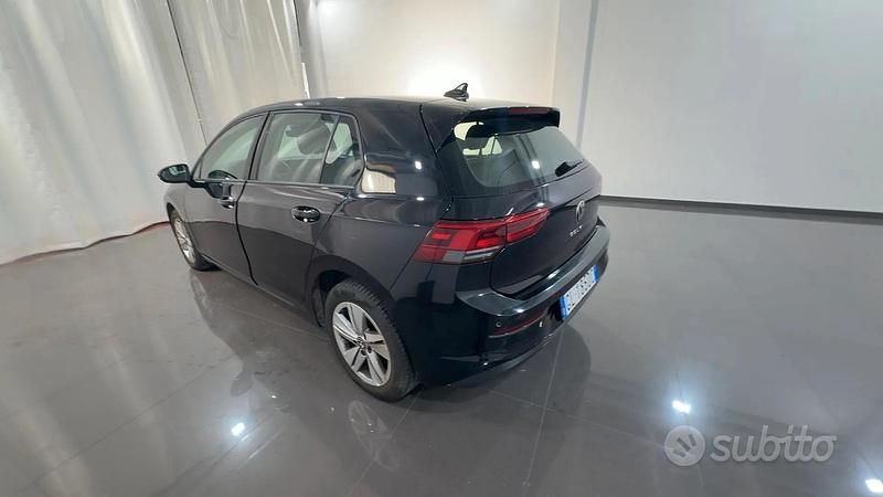 Usata VW Golf VIII Life 115 CV (84 kW) 2022 Nero Berlina