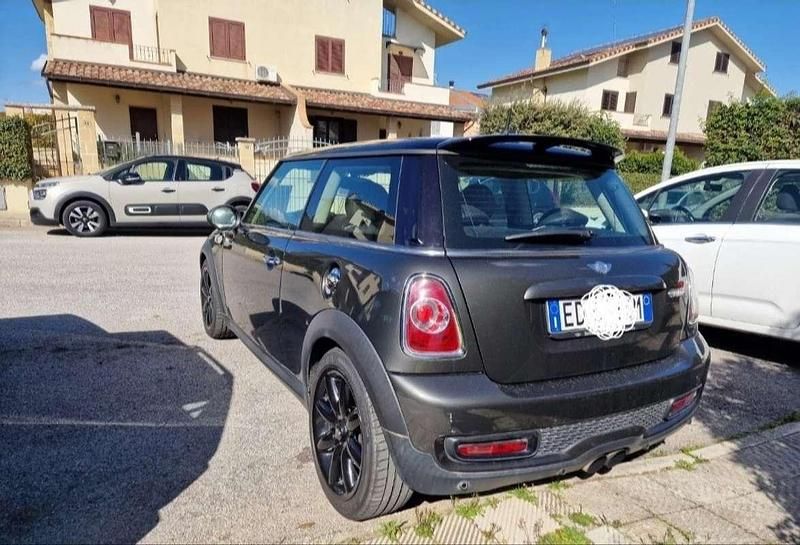 Usata Mini Cooper S 184 CV (135 kW) 2010 Grigio Utilitaria