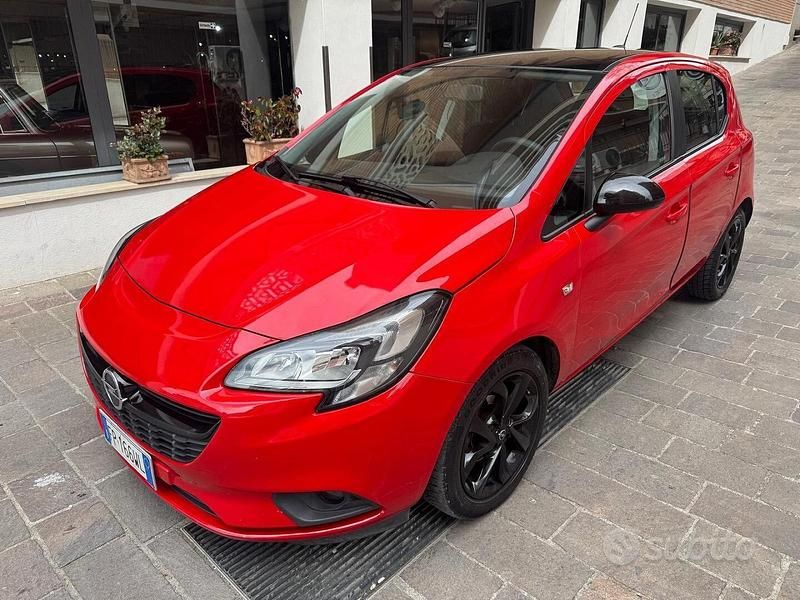Usado Opel Corsa 90 CV (66 kW) 2018 Rojo Utilitario